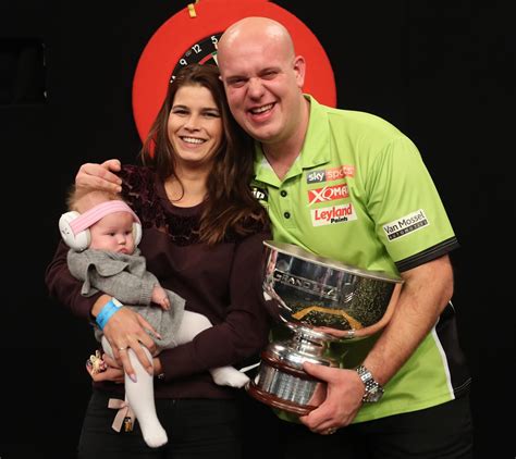 vrouw michael van gerwen